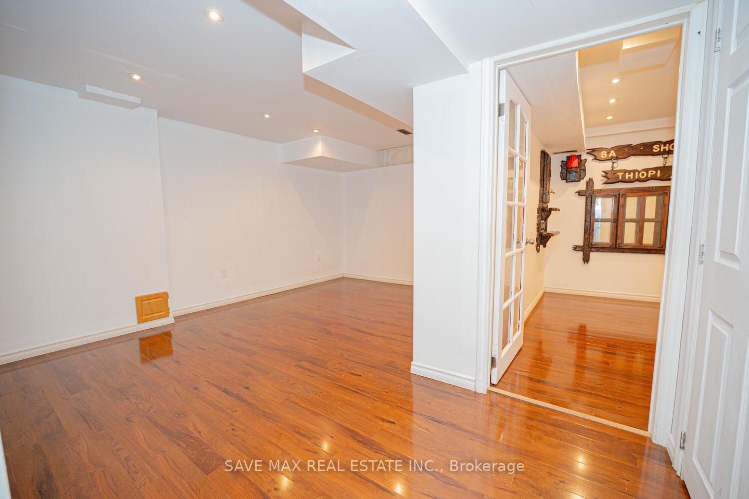 82 Trowbridge Street