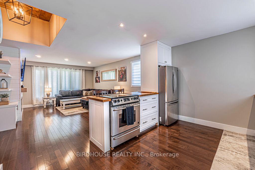 17 Mohawk Drive