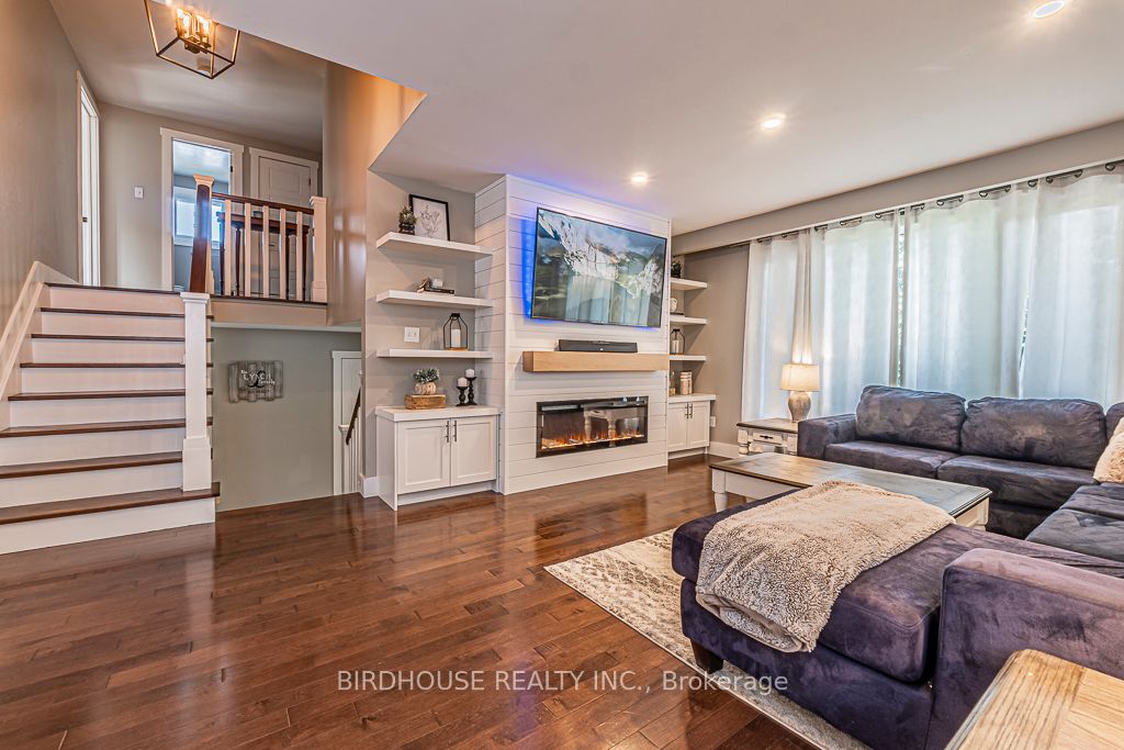 17 Mohawk Drive