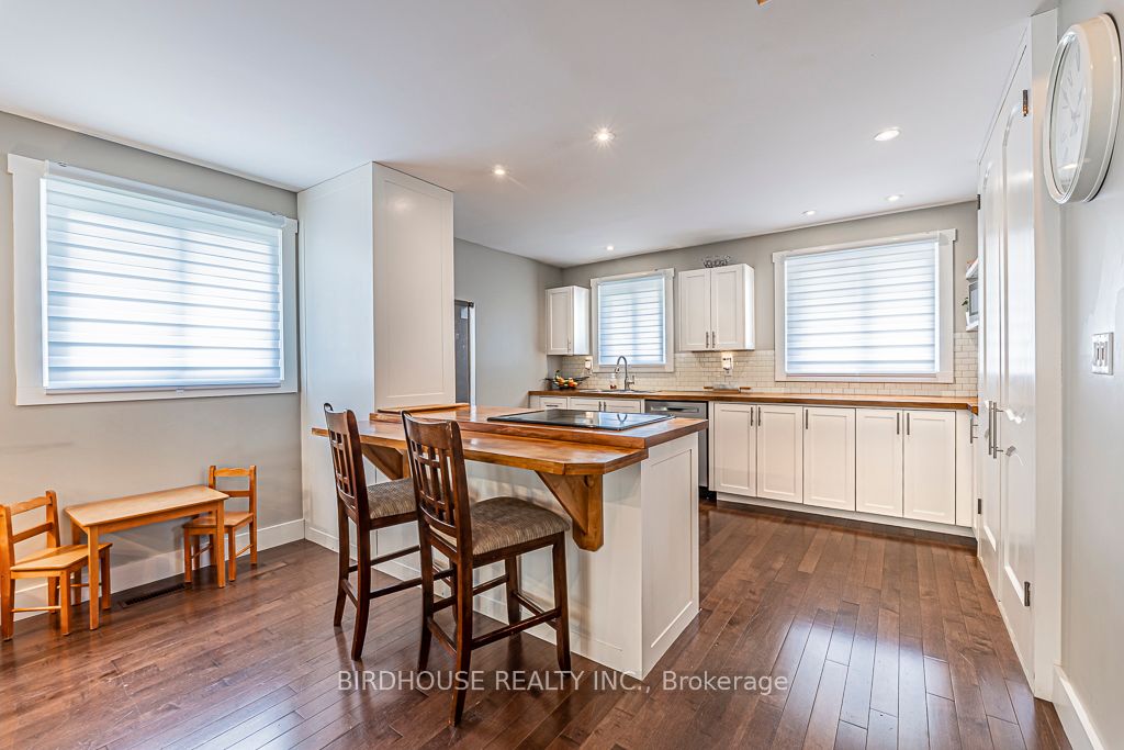 17 Mohawk Drive