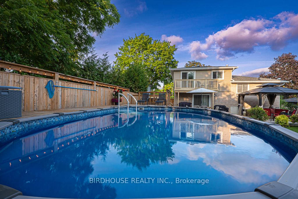 17 Mohawk Drive
