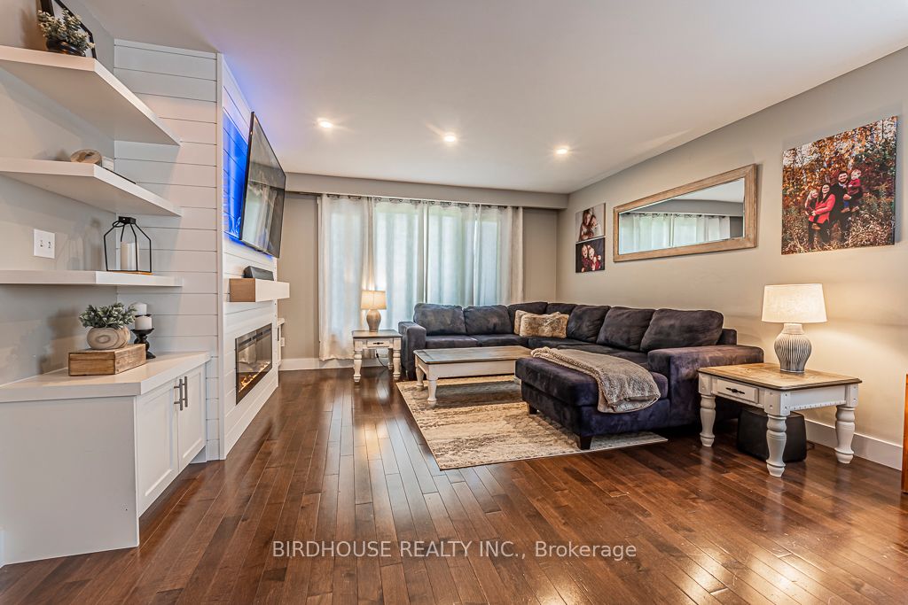 17 Mohawk Drive
