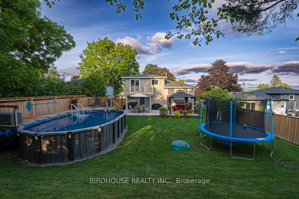 17 Mohawk Drive