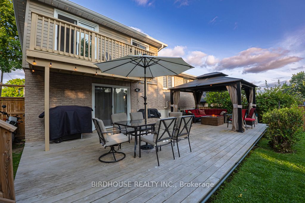 17 Mohawk Drive