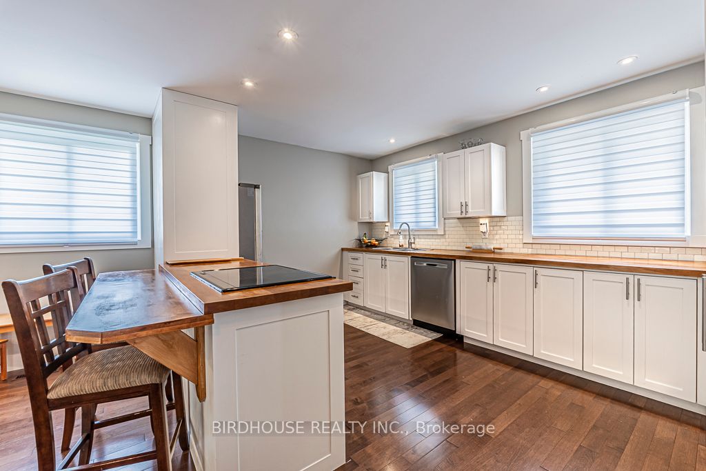 17 Mohawk Drive