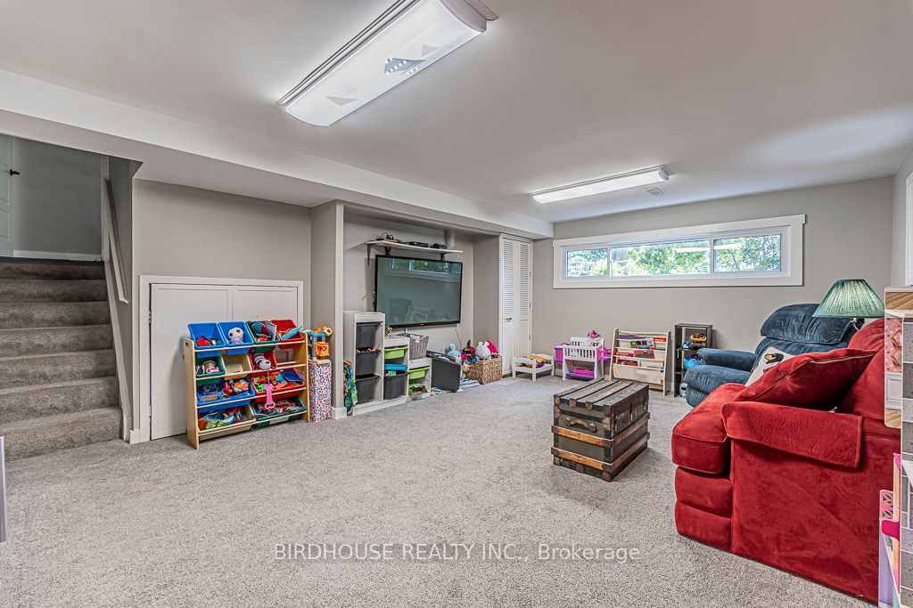 17 Mohawk Drive