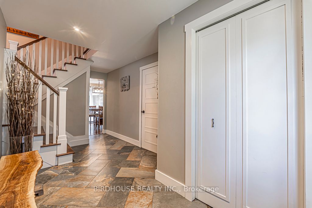 17 Mohawk Drive