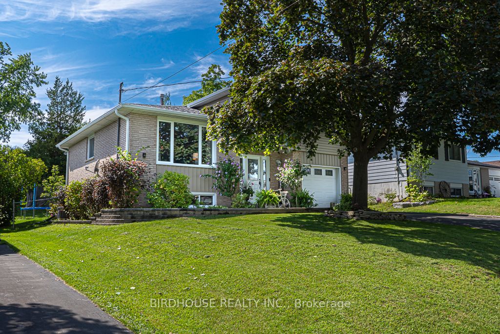 17 Mohawk Drive