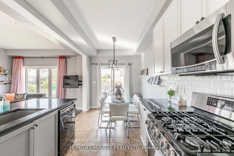 51 Palacebeach Tr