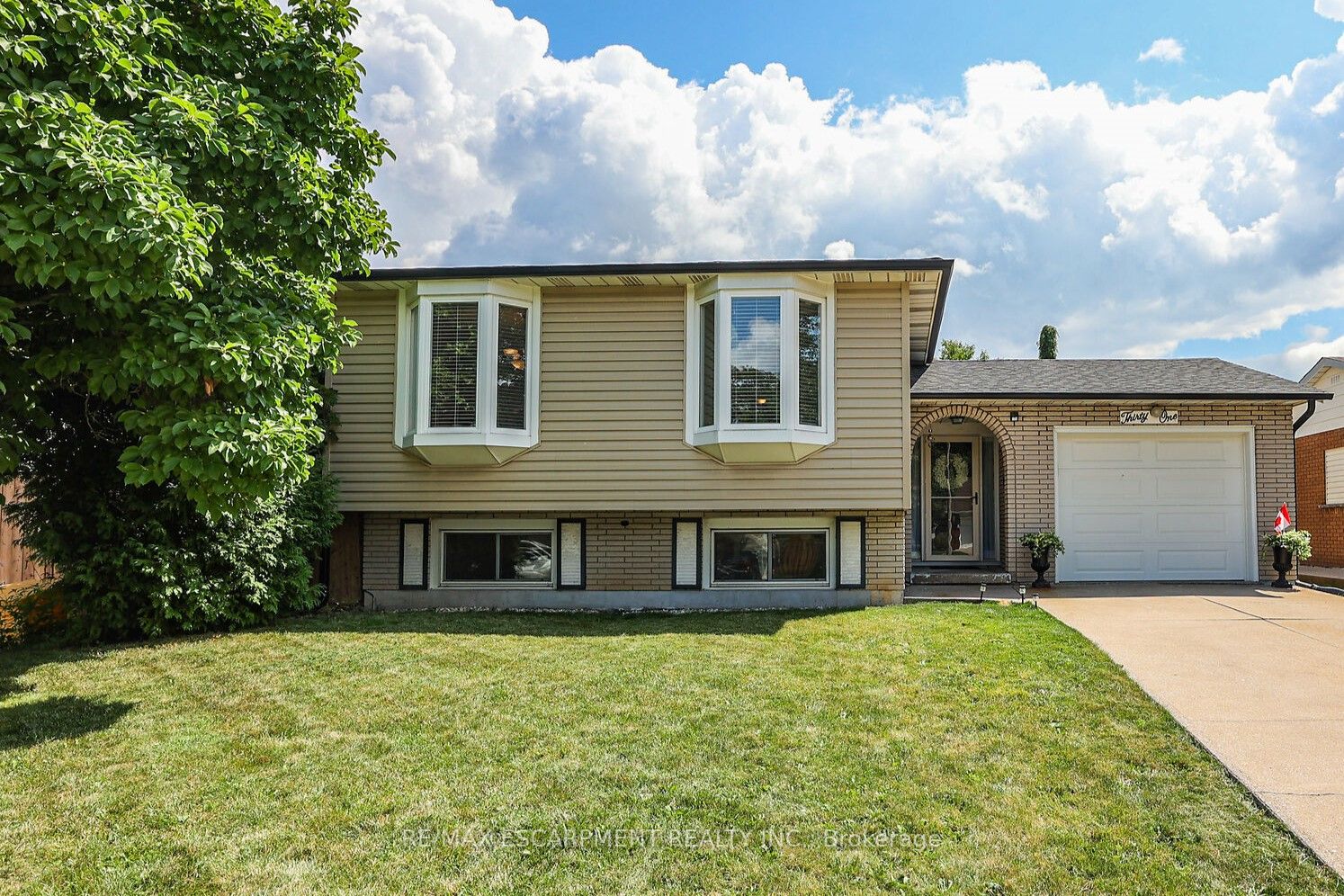 31 Country Club Drive