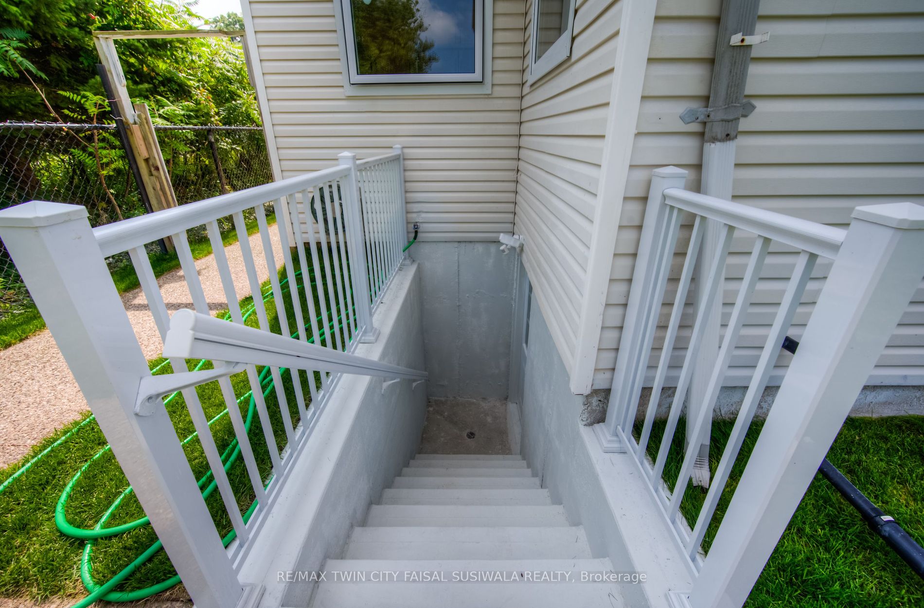 62 Glenvalley Drive