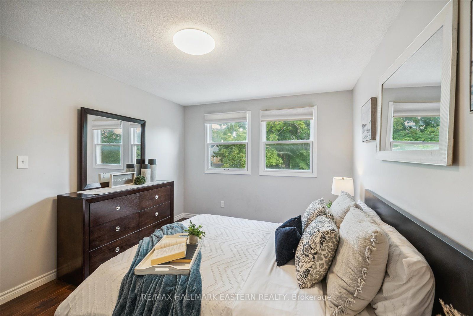 1316 SCOLLARD Drive