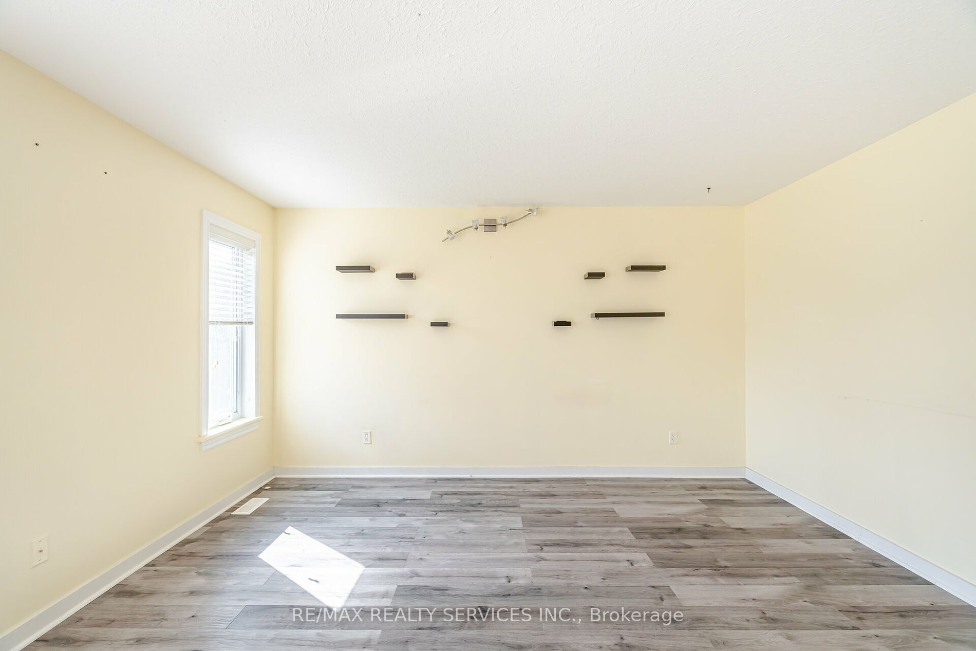 133 Fleming Way