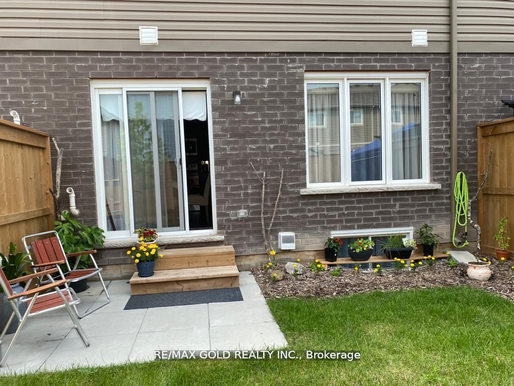 7945 Old Field Rd, #6
