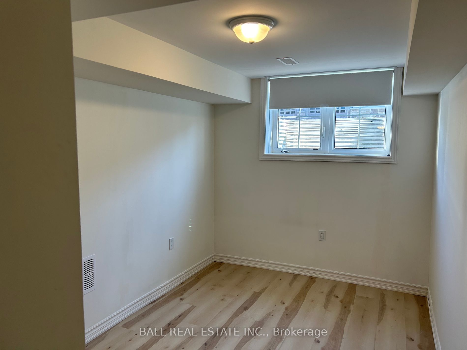 17 Lakewood Crescent #26