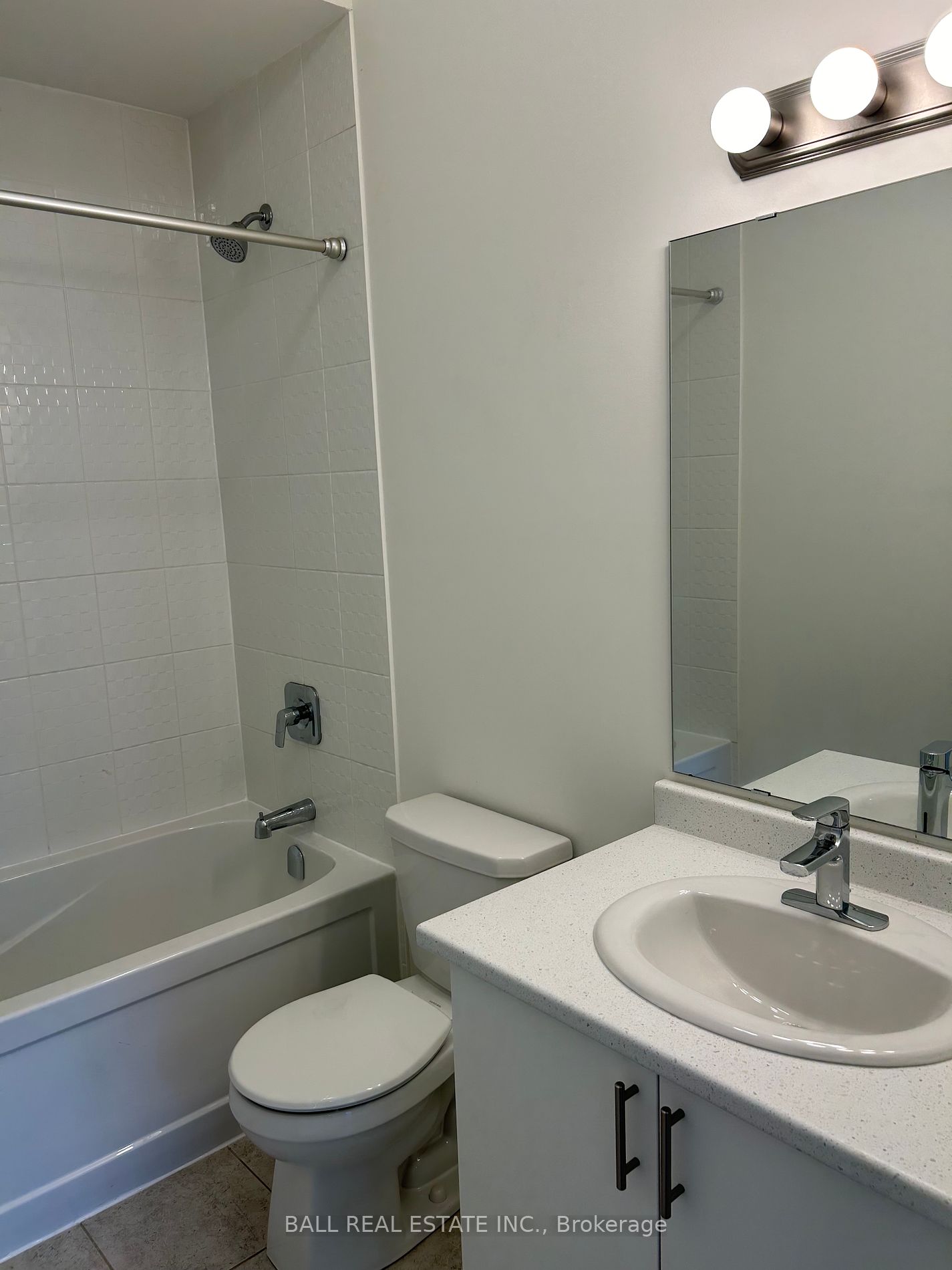 17 Lakewood Crescent #26