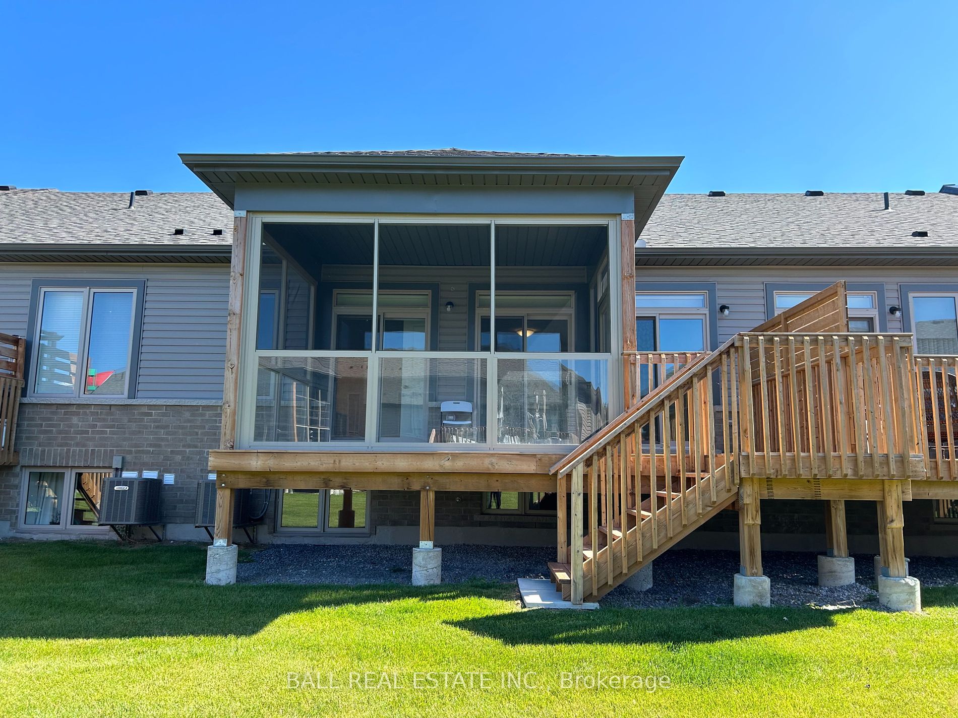17 Lakewood Crescent #26