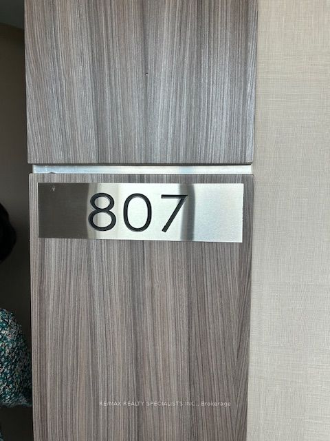 560 North Service Rd, #807