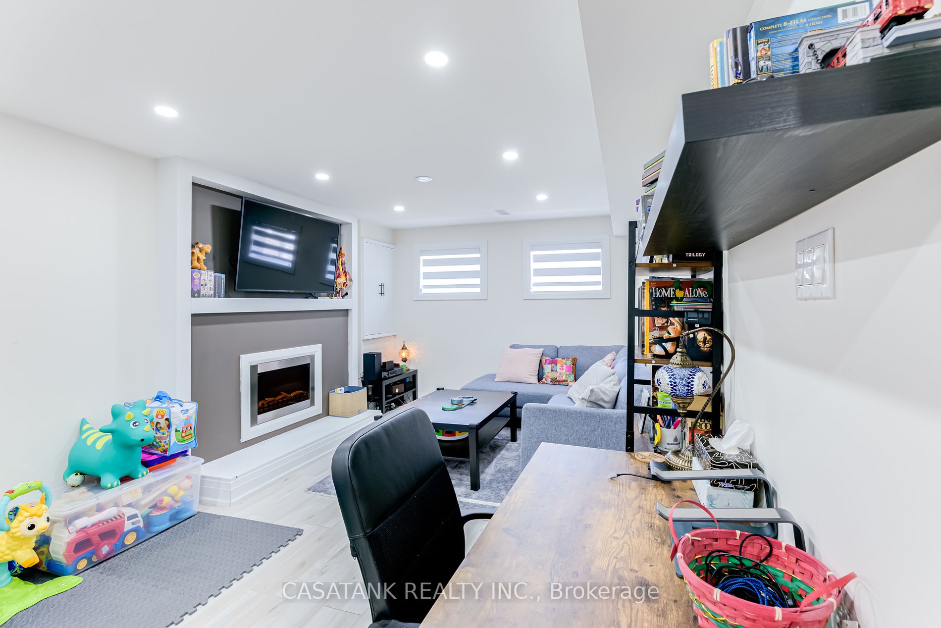 11 Peter St