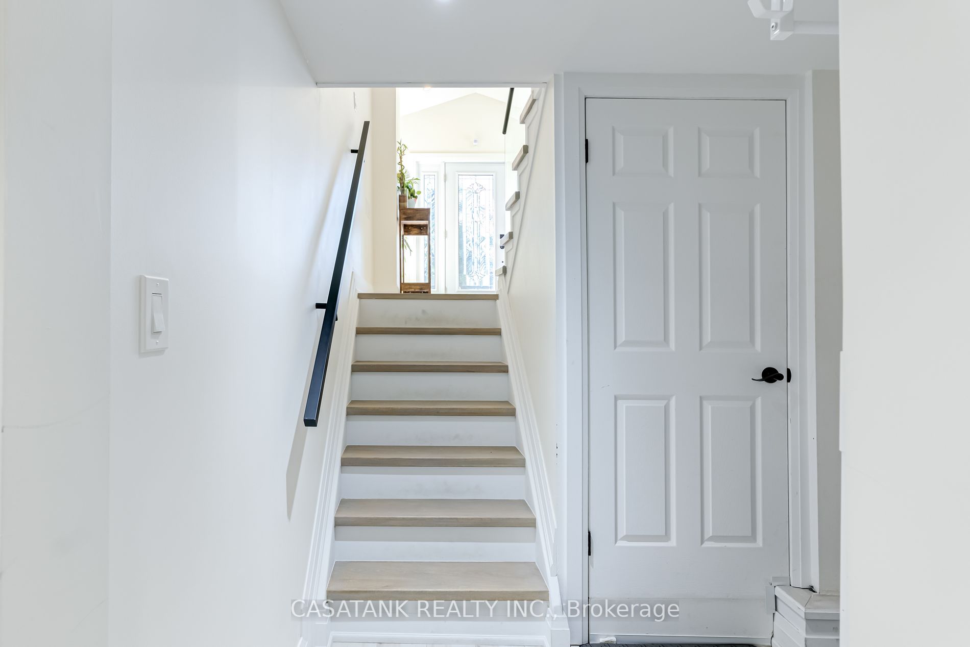 11 Peter St