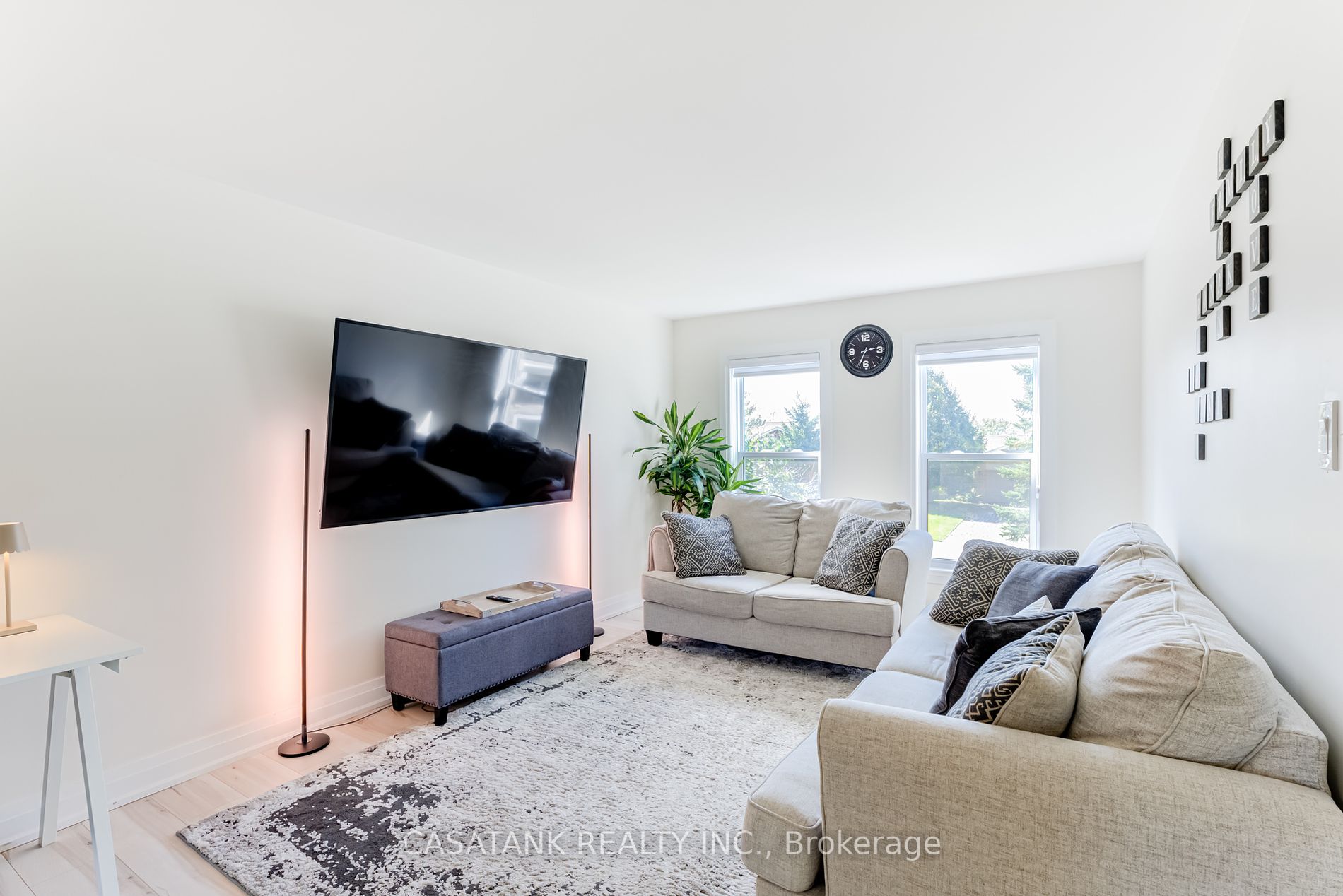11 Peter St