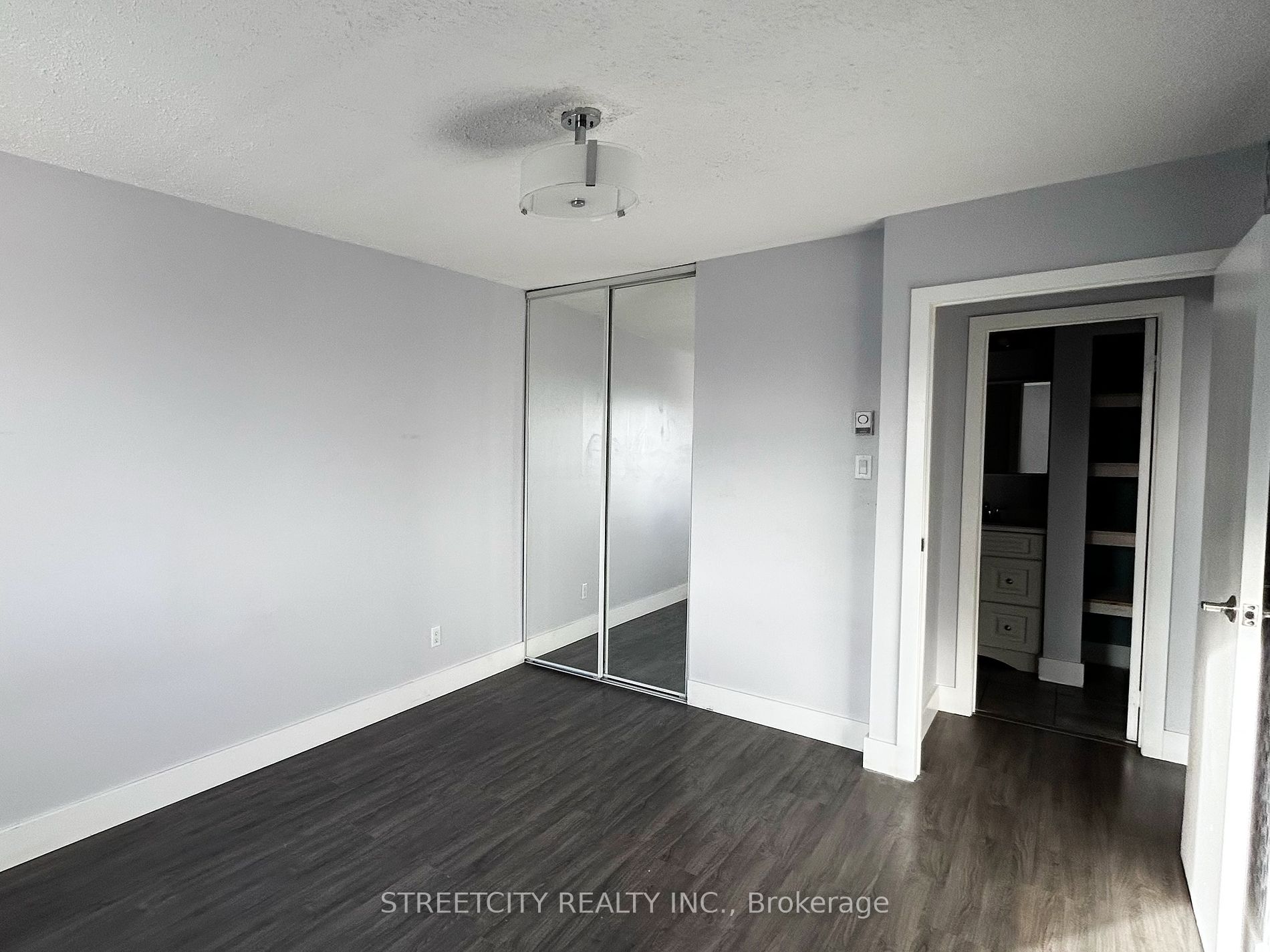 1096 Jalna Blvd, #119