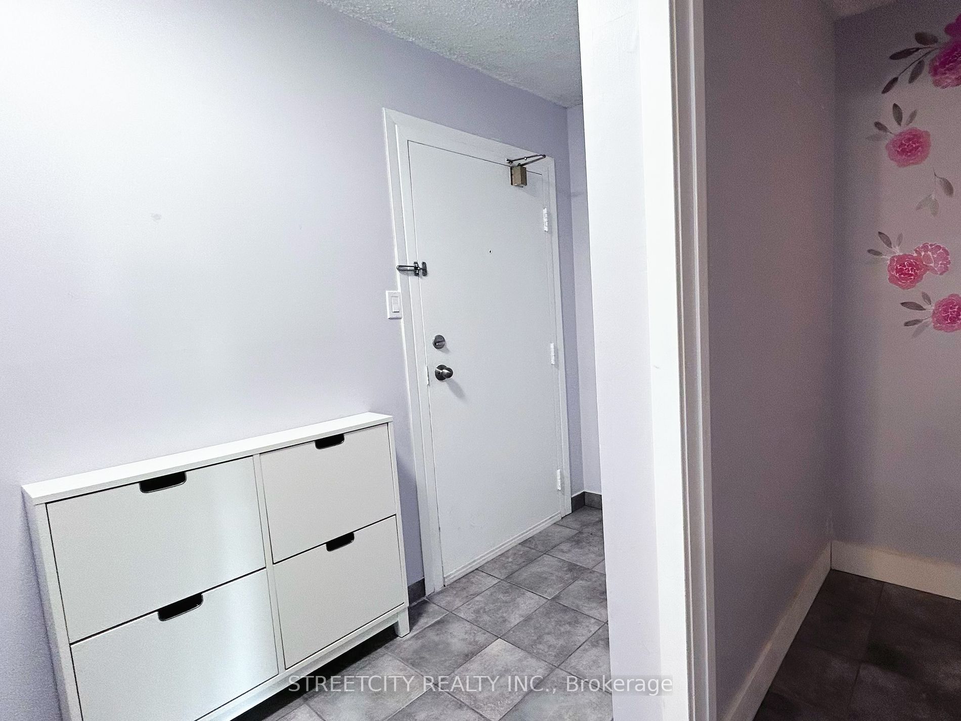 1096 Jalna Blvd, #119