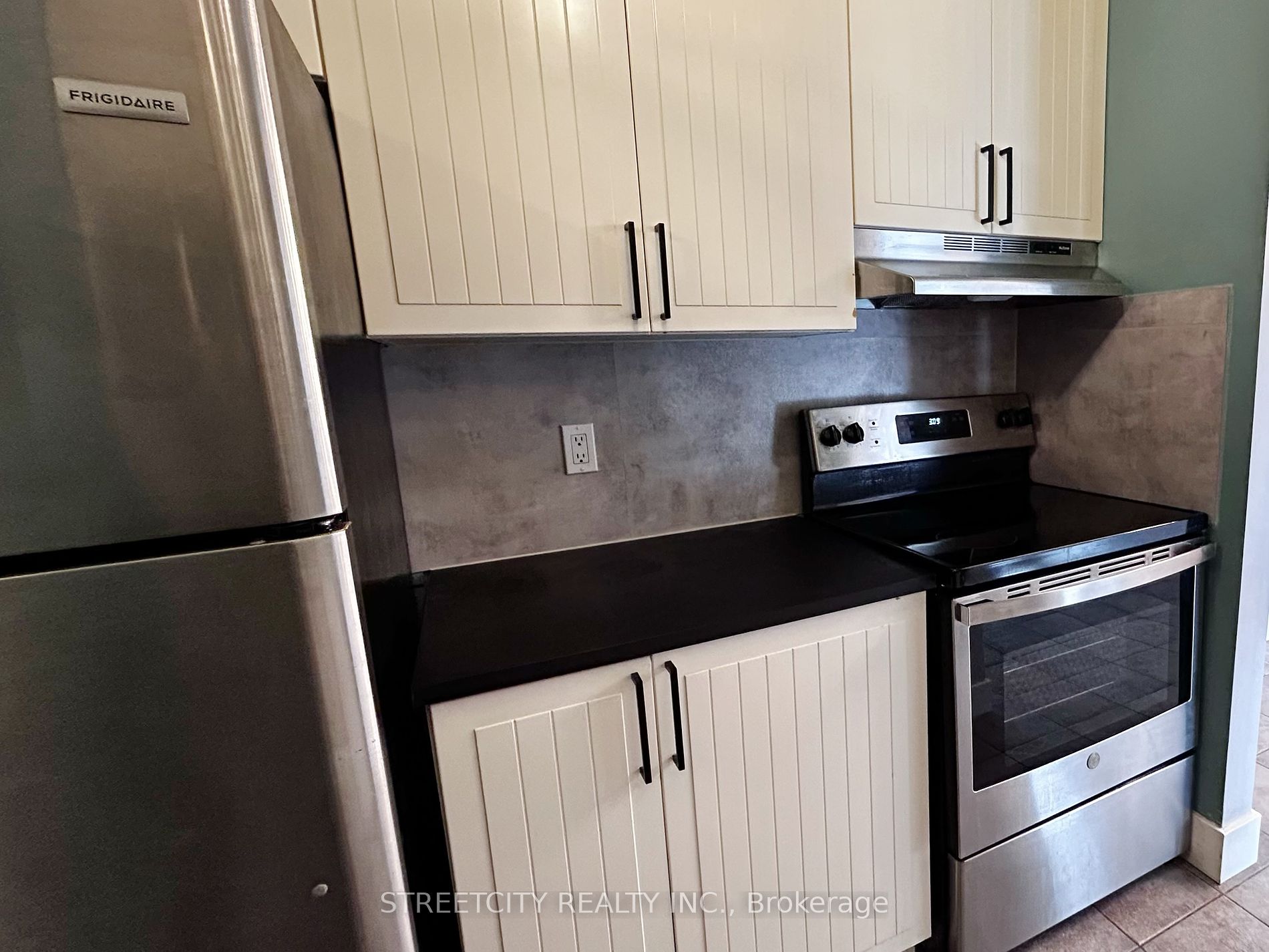 1096 Jalna Blvd, #119