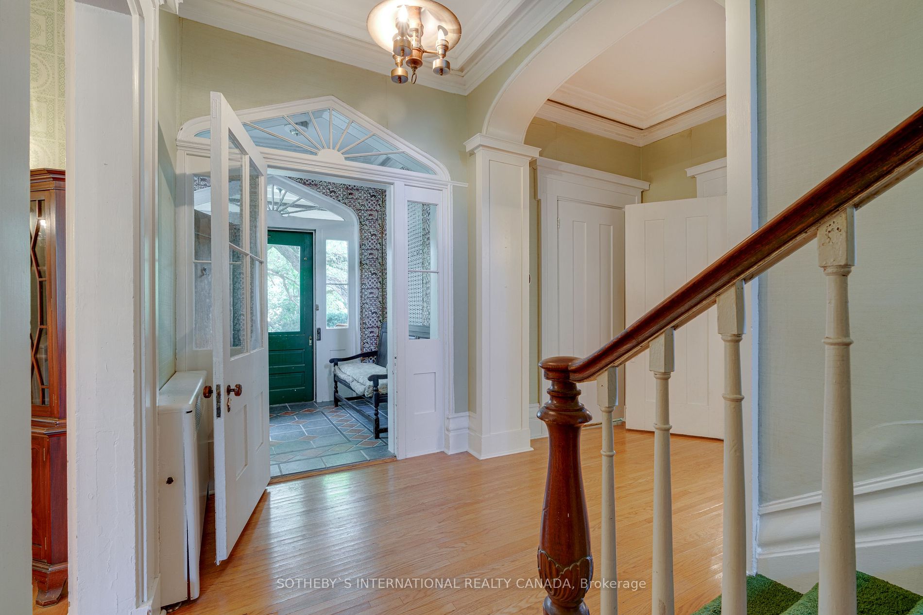 366 Lakeshore Rd