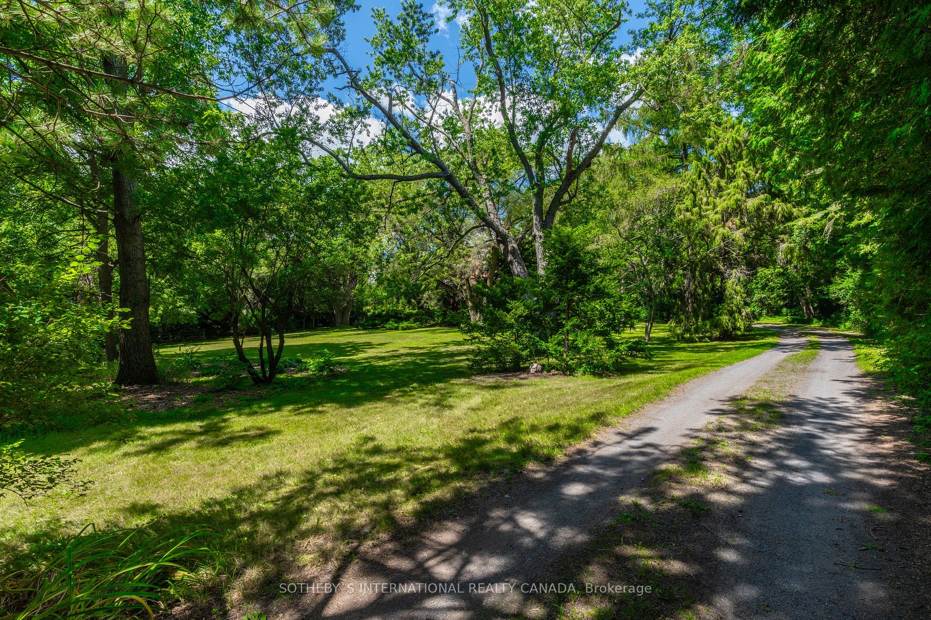366 Lakeshore Rd