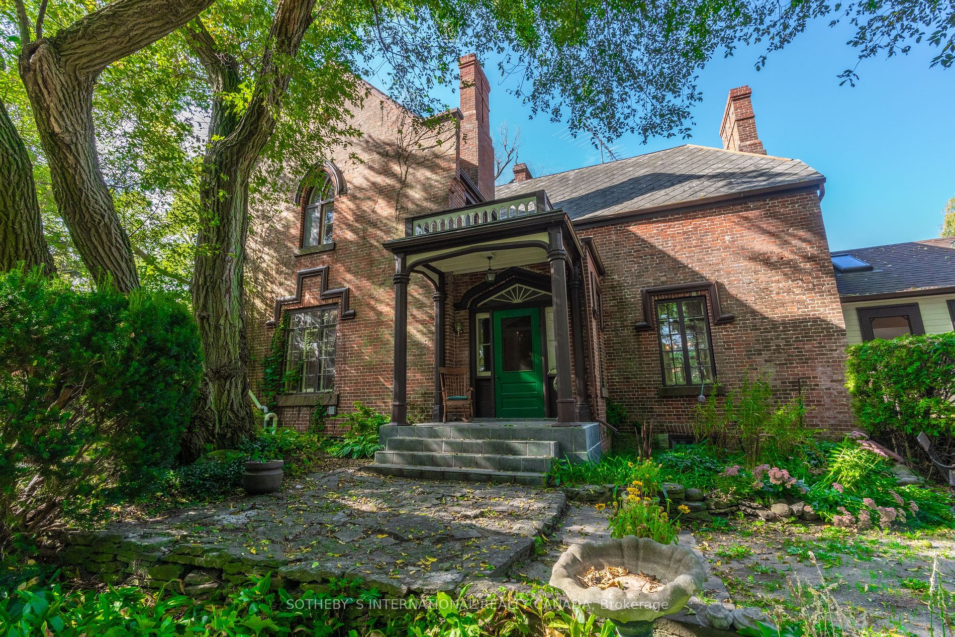 366 Lakeshore Rd