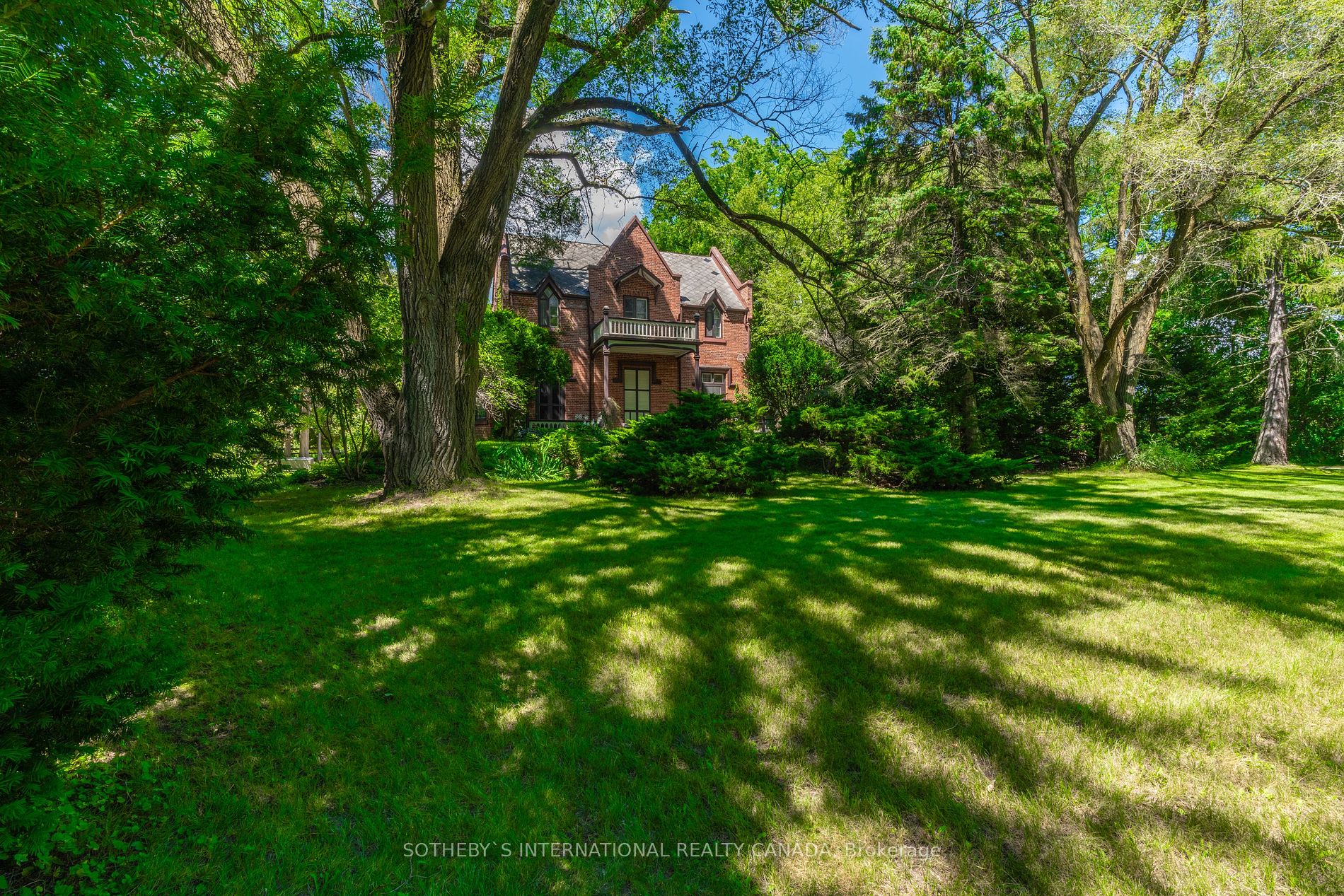 366 Lakeshore Rd
