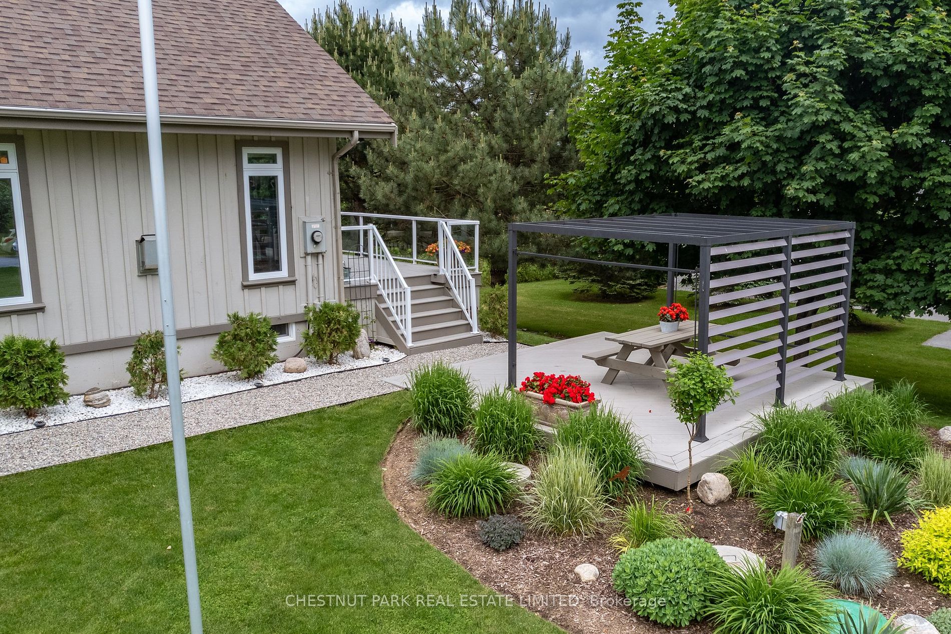 43 Smiths Bay Ave