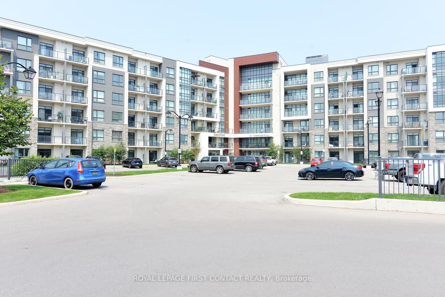 125 Shoreview Pl, #404