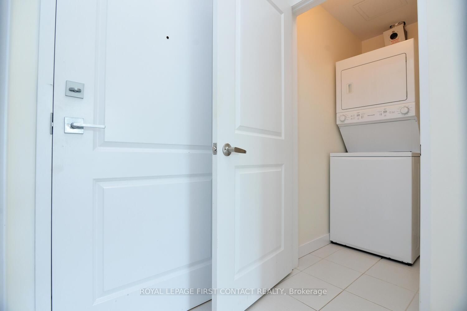 125 Shoreview Pl, #404