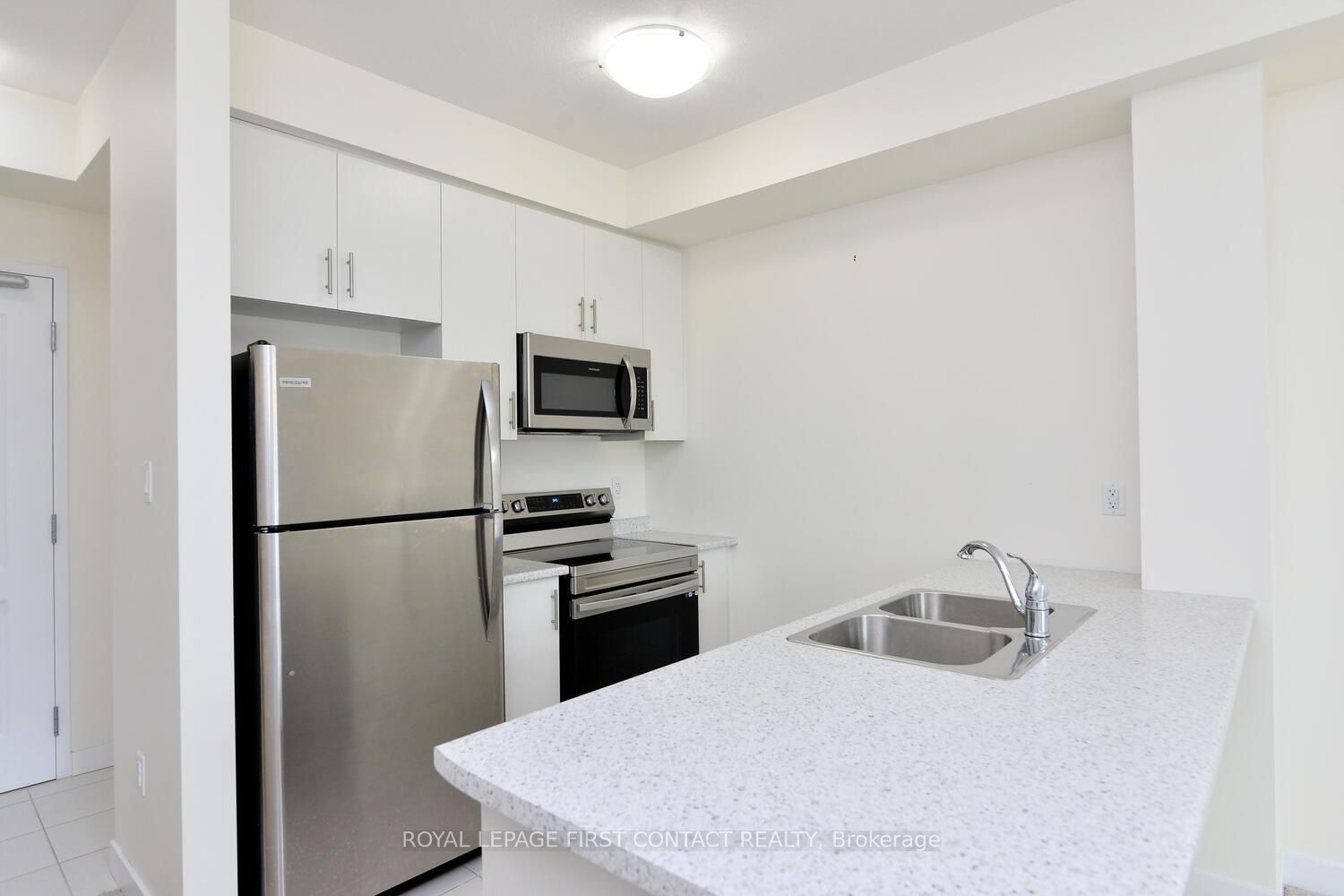 125 Shoreview Pl, #404