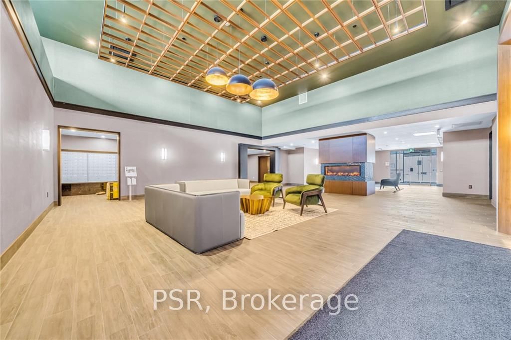 450 DUNDAS St E, #1213