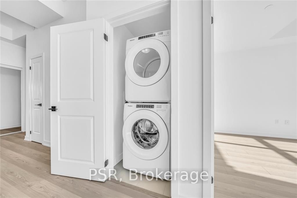 450 DUNDAS St E, #1213