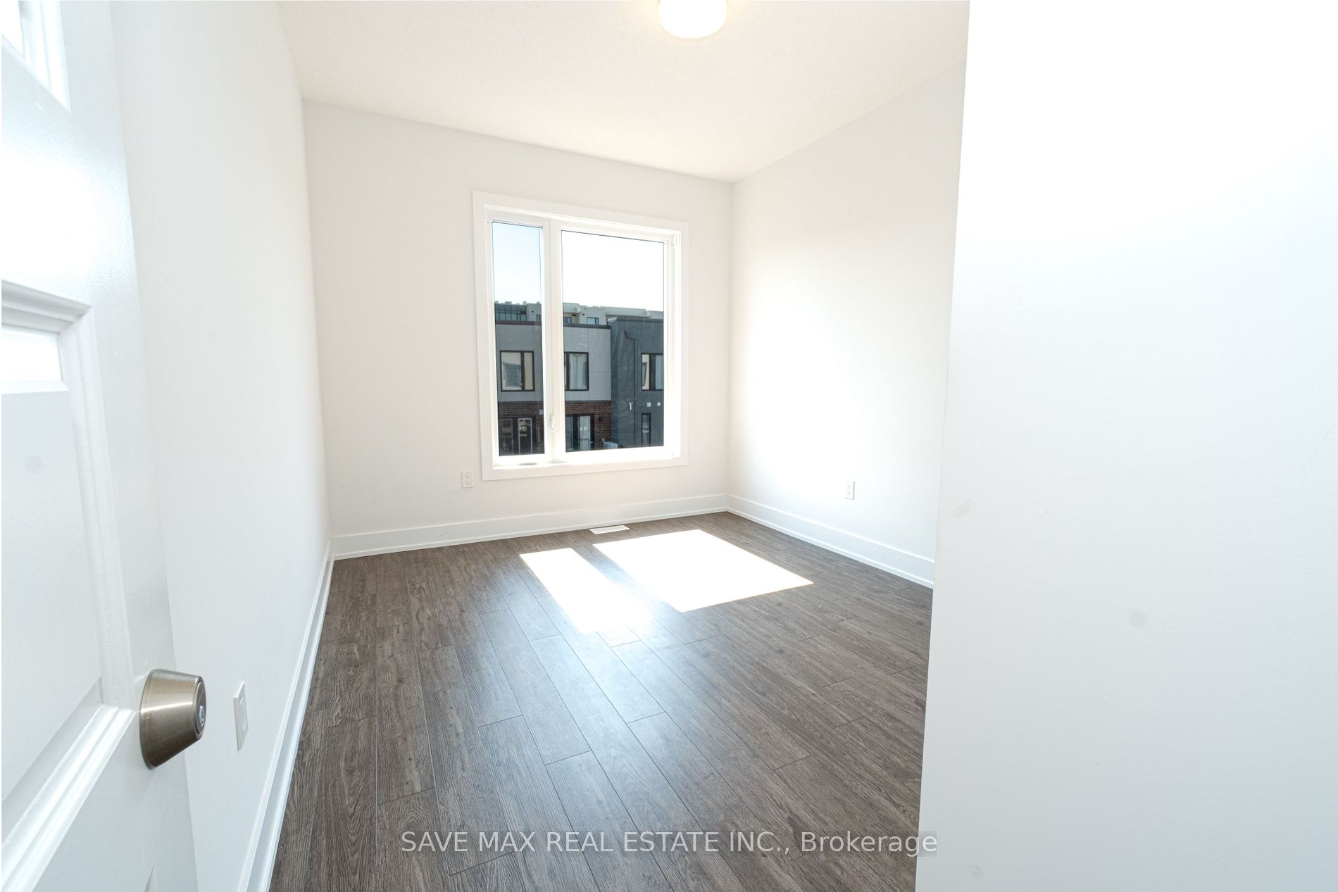 99 Roger St, #18