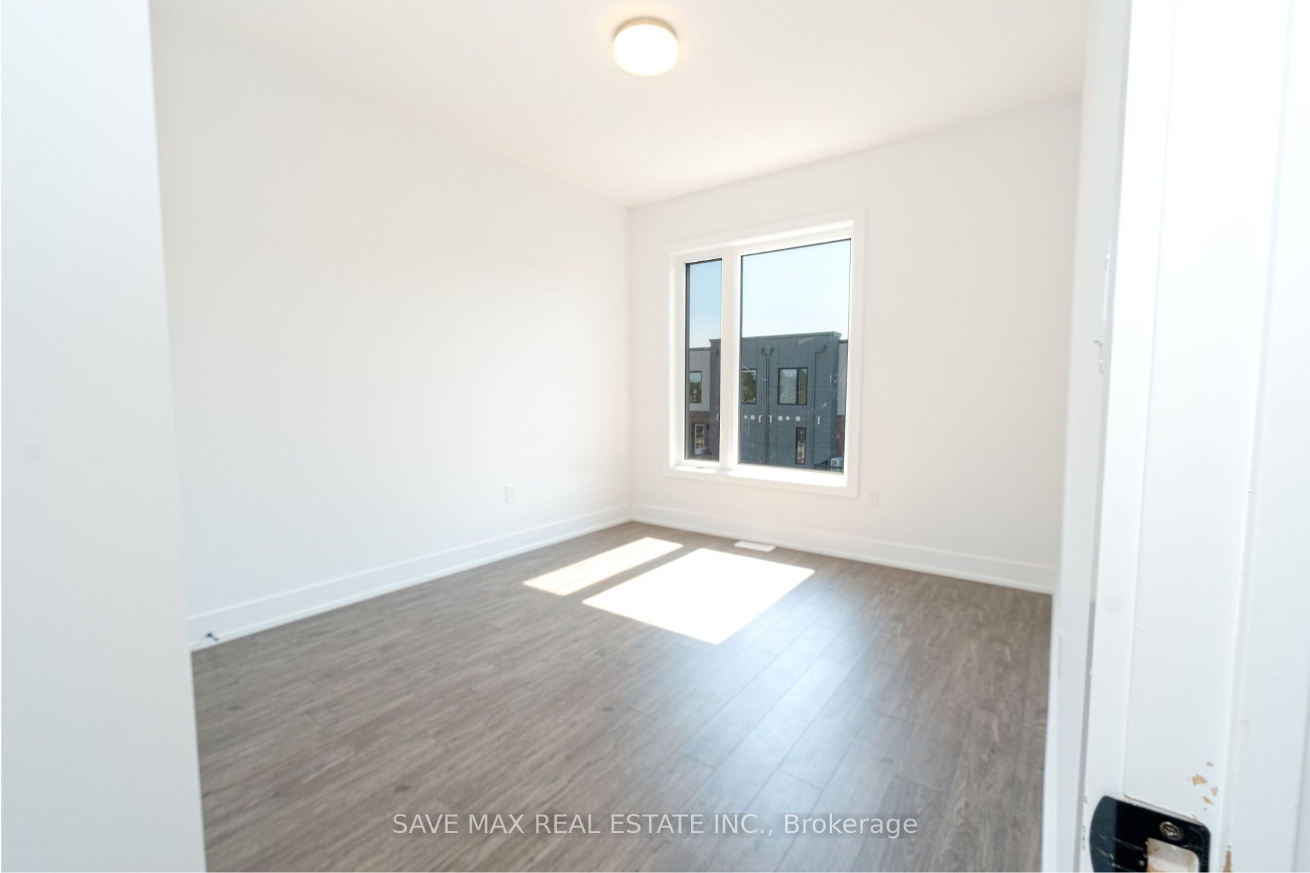 99 Roger St, #18