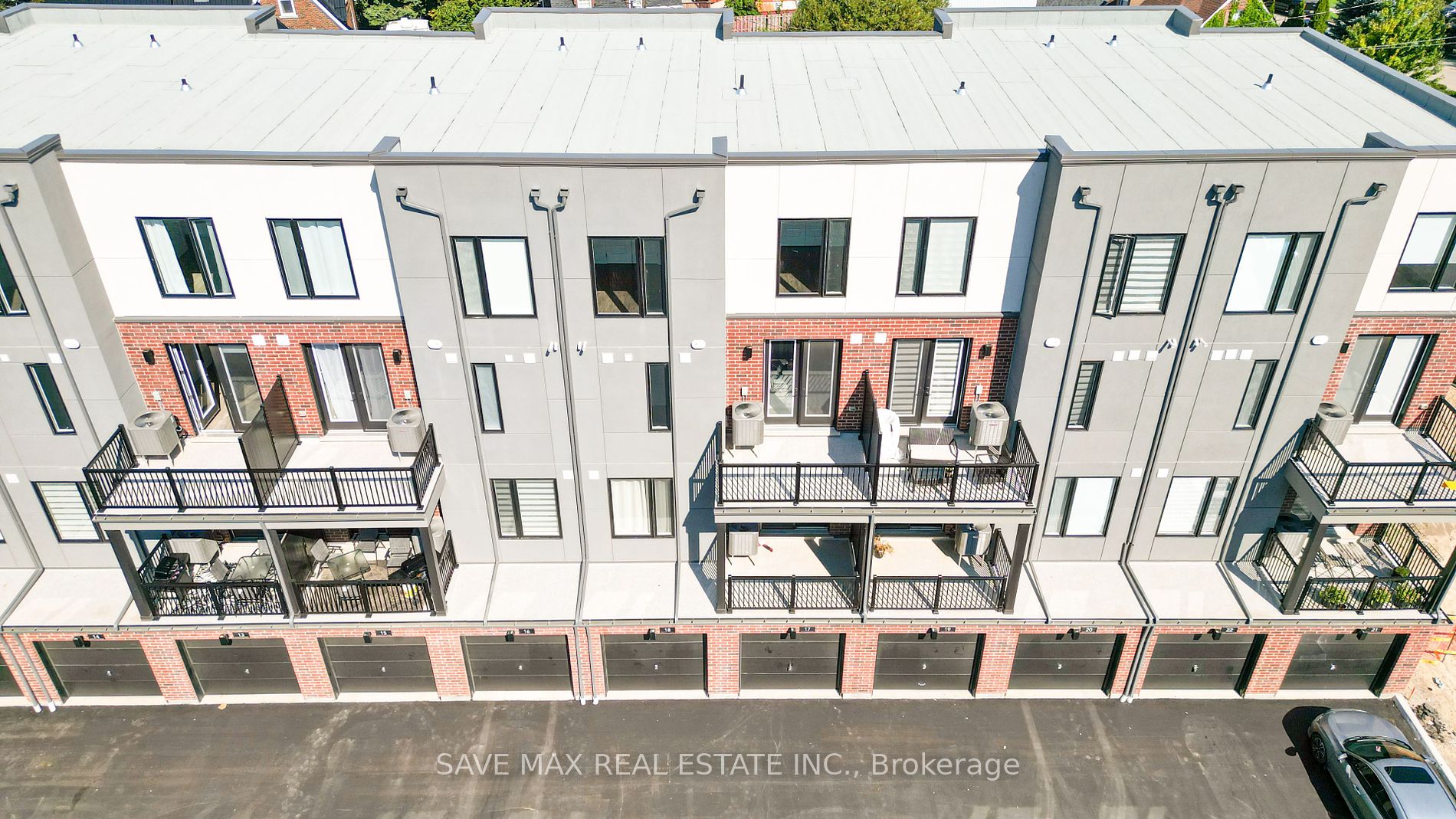99 Roger St, #18