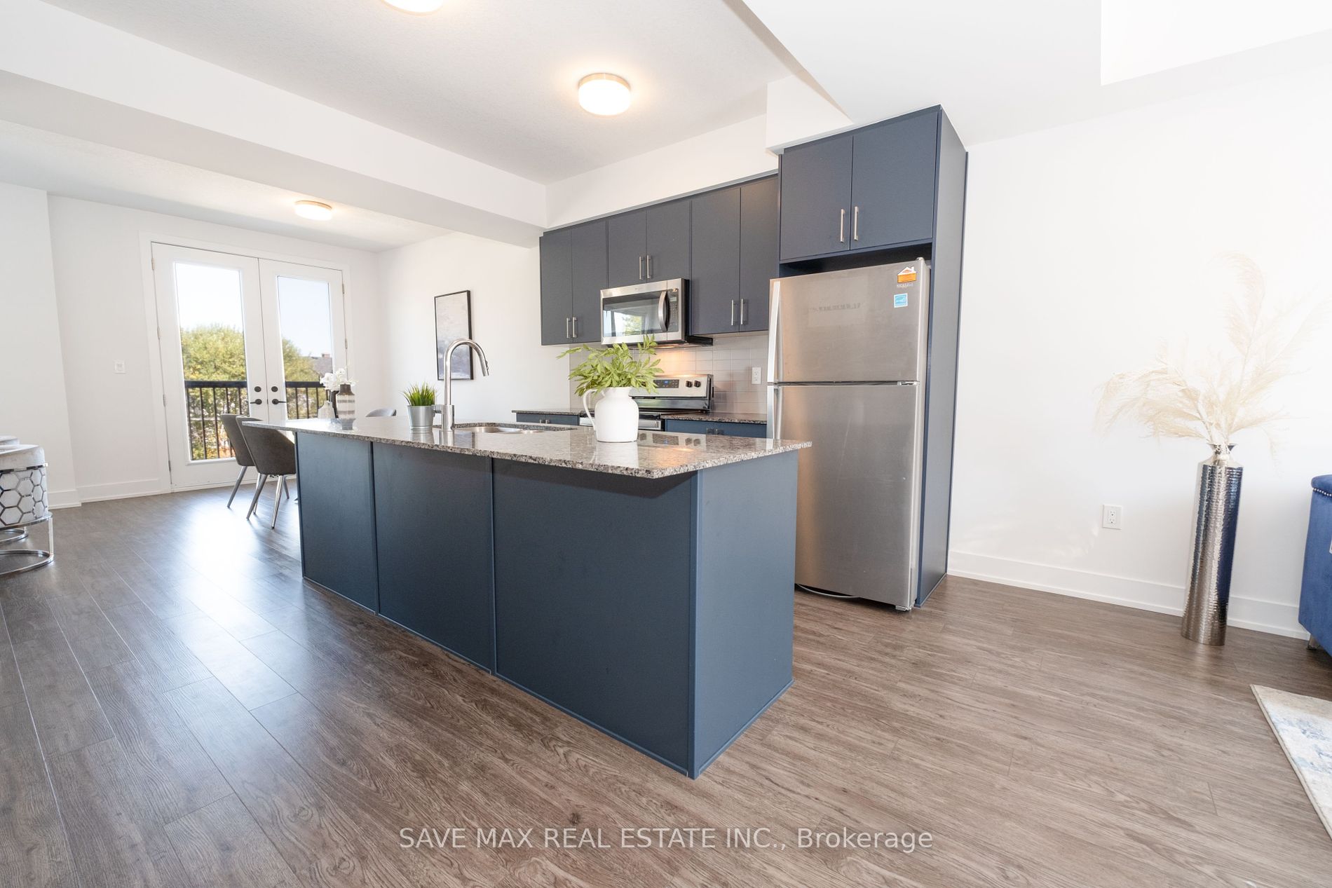 99 Roger St, #18