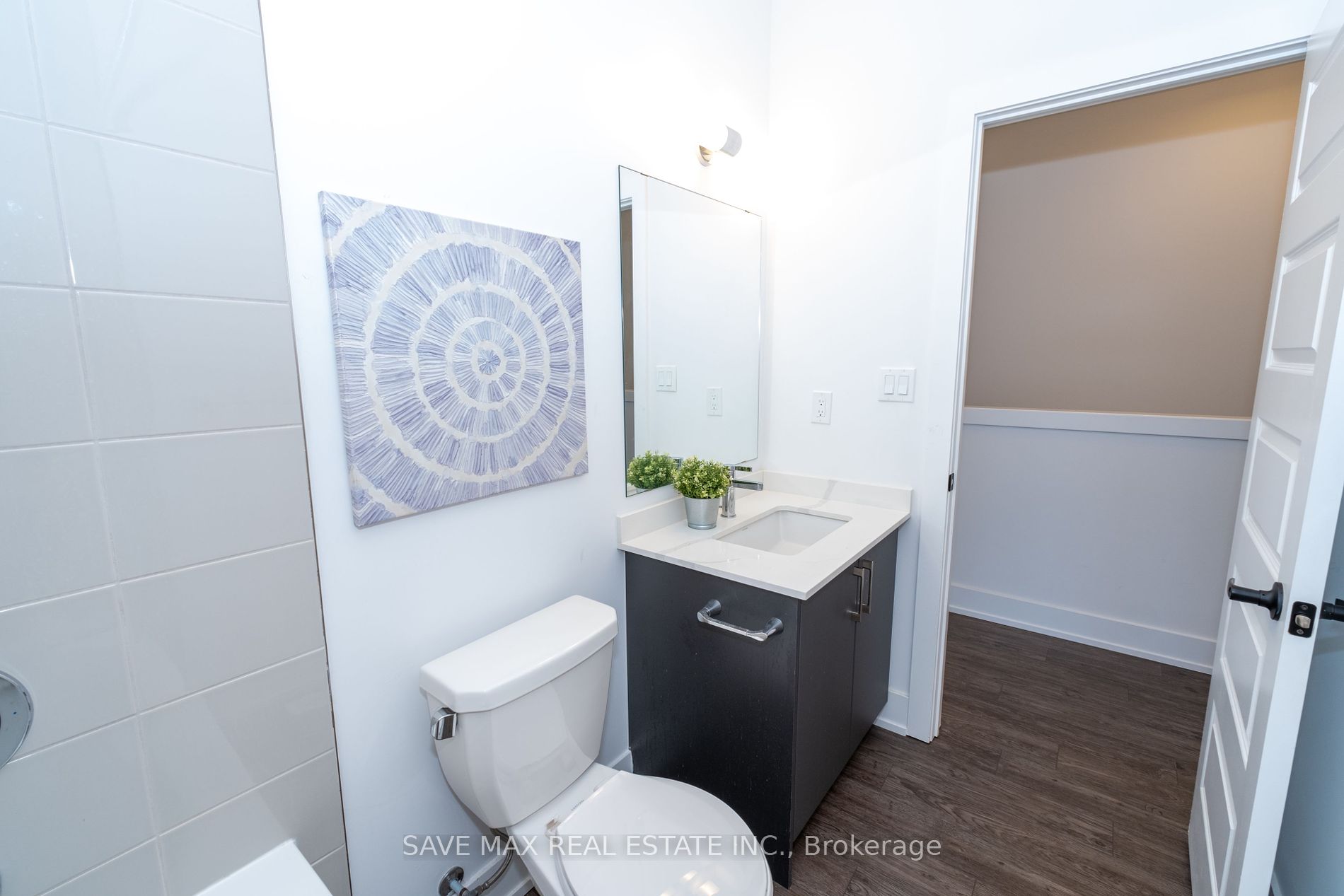 99 Roger St, #18