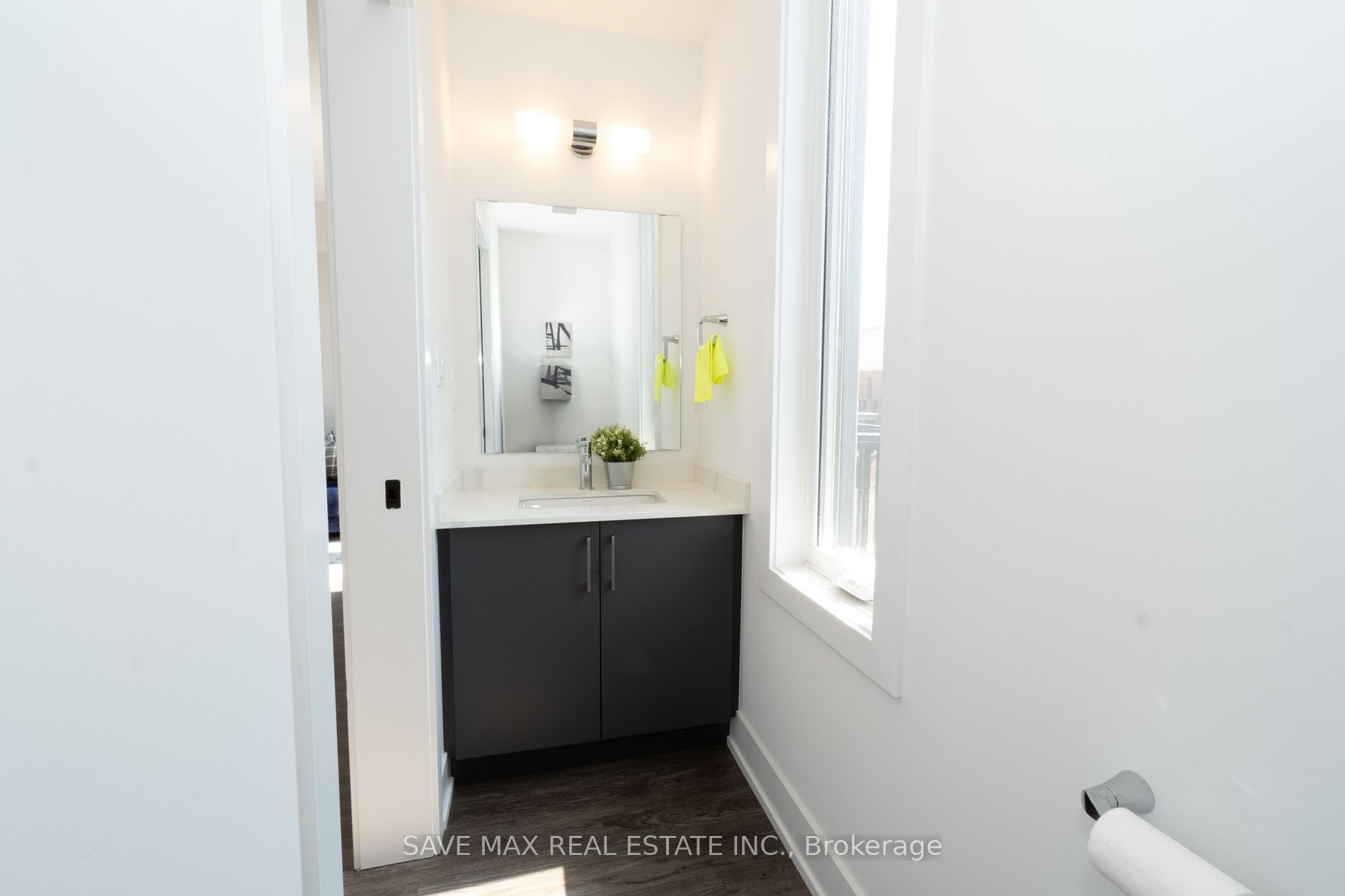 99 Roger St, #18