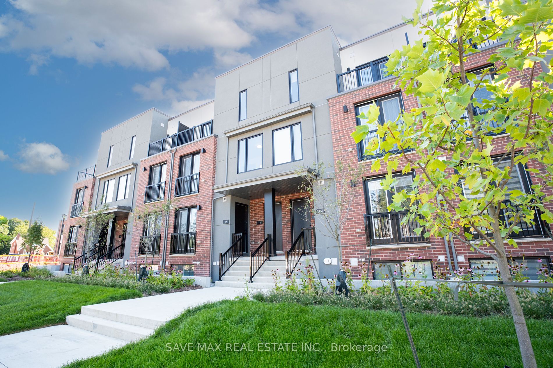 99 Roger St, #18