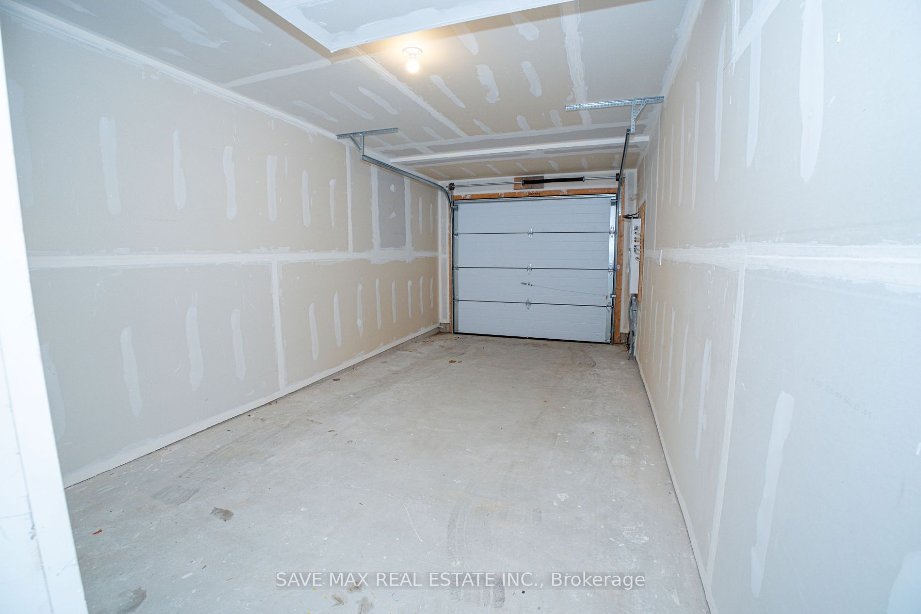 99 Roger St, #18