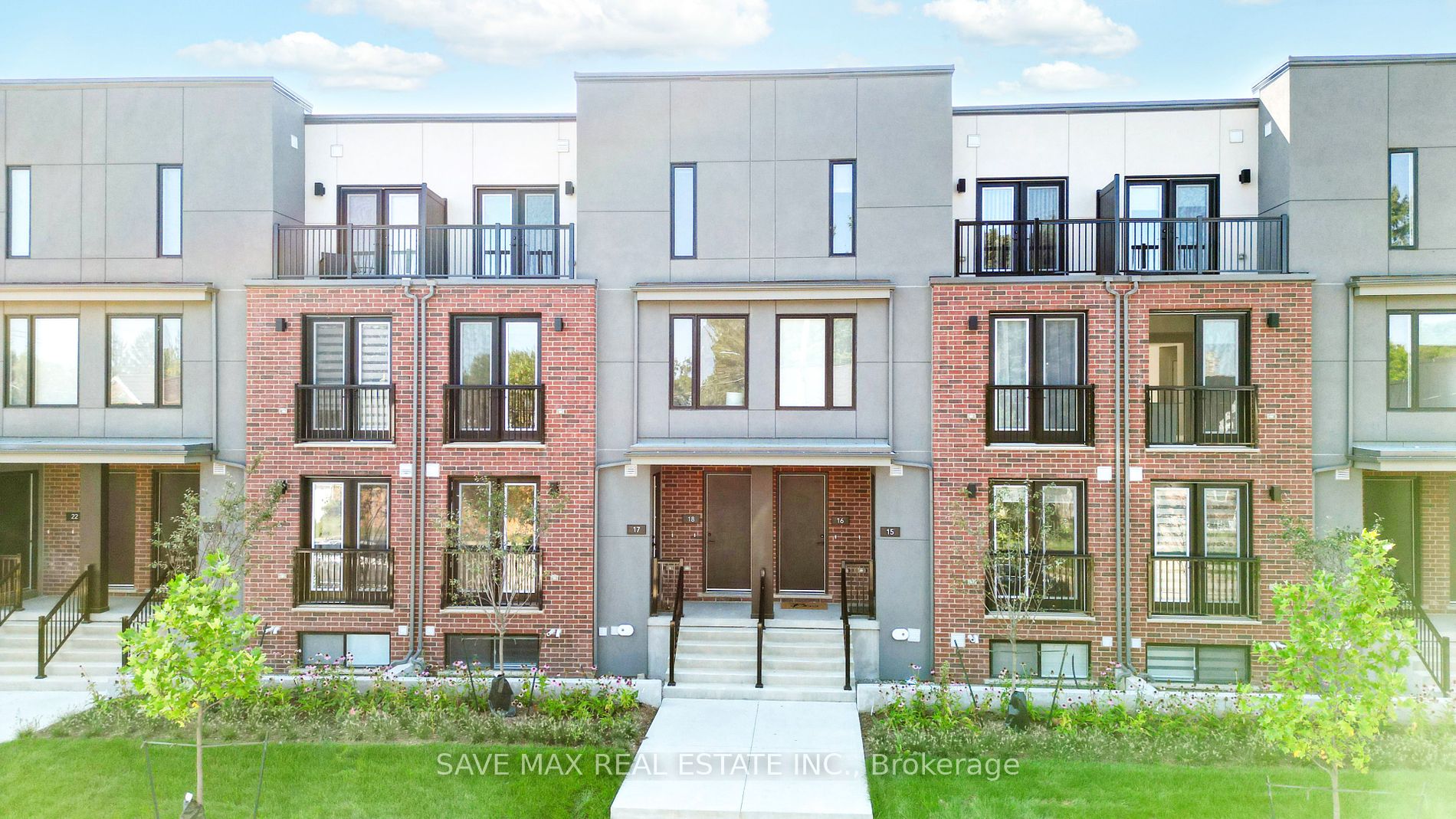 99 Roger St, #18
