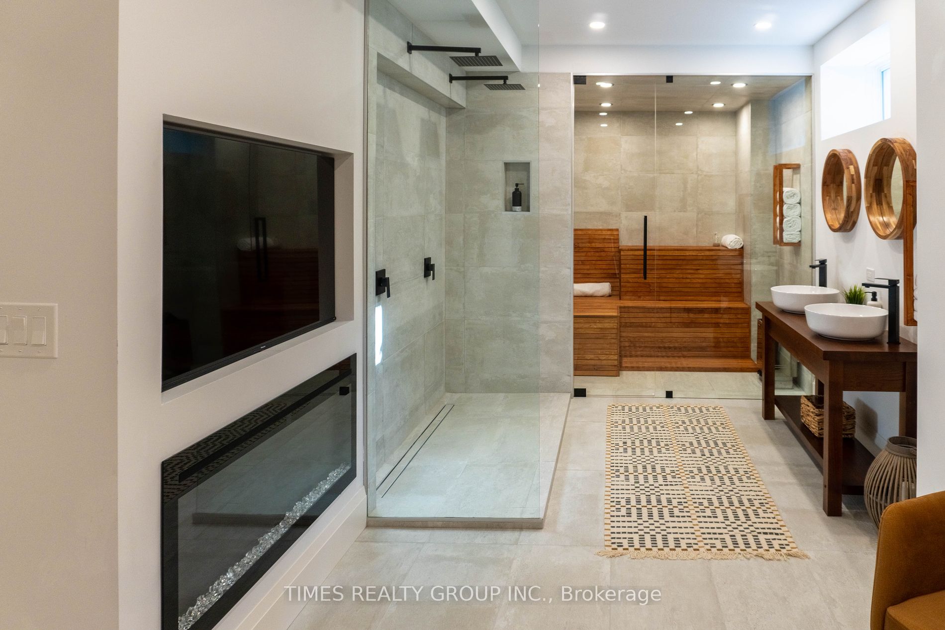 64 Ravina Cres