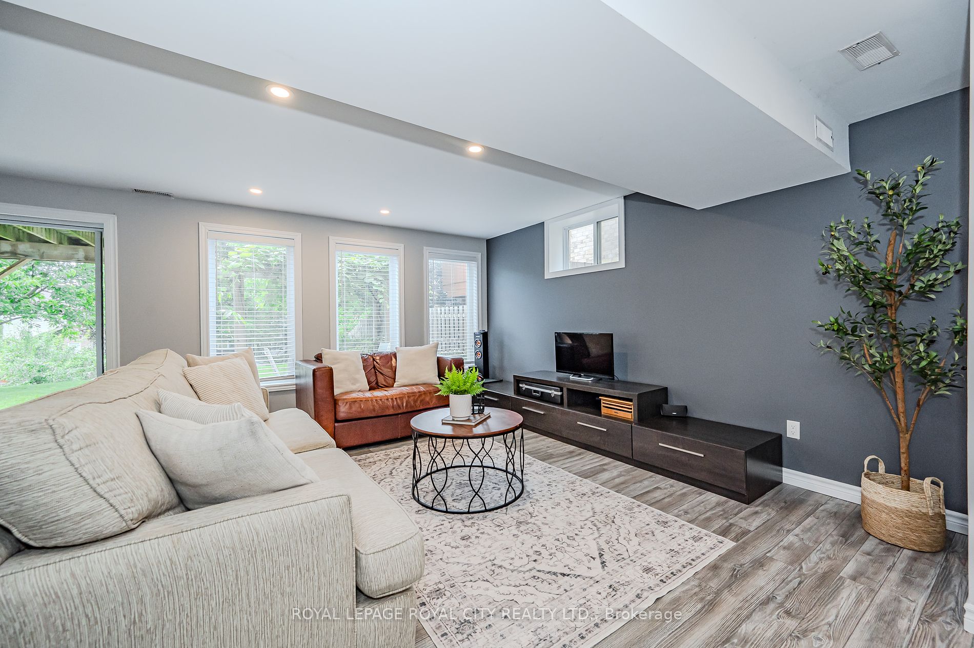 173 Clair Rd W