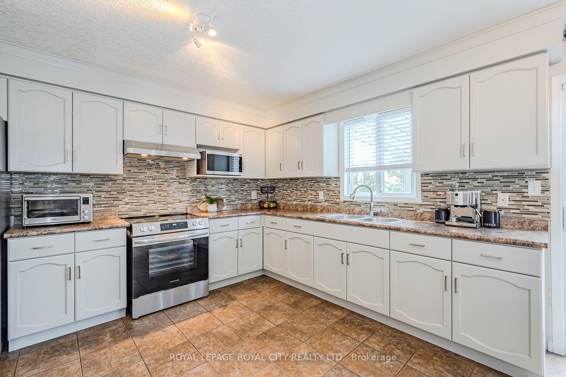 173 Clair Rd W